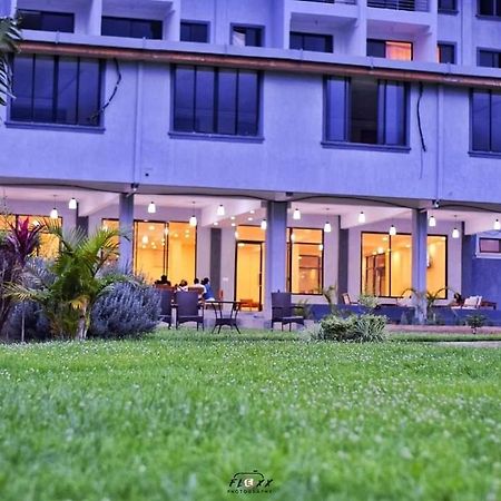 The Willis Hotel, Bomet Екстер'єр фото