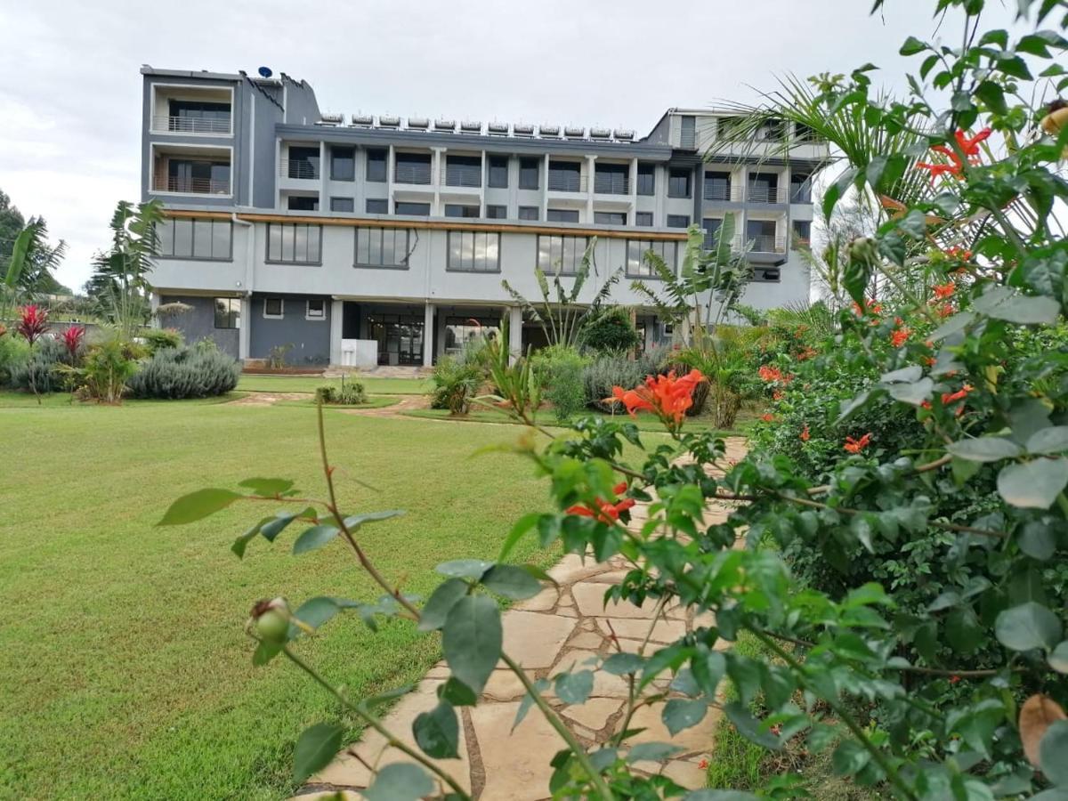 The Willis Hotel, Bomet Екстер'єр фото