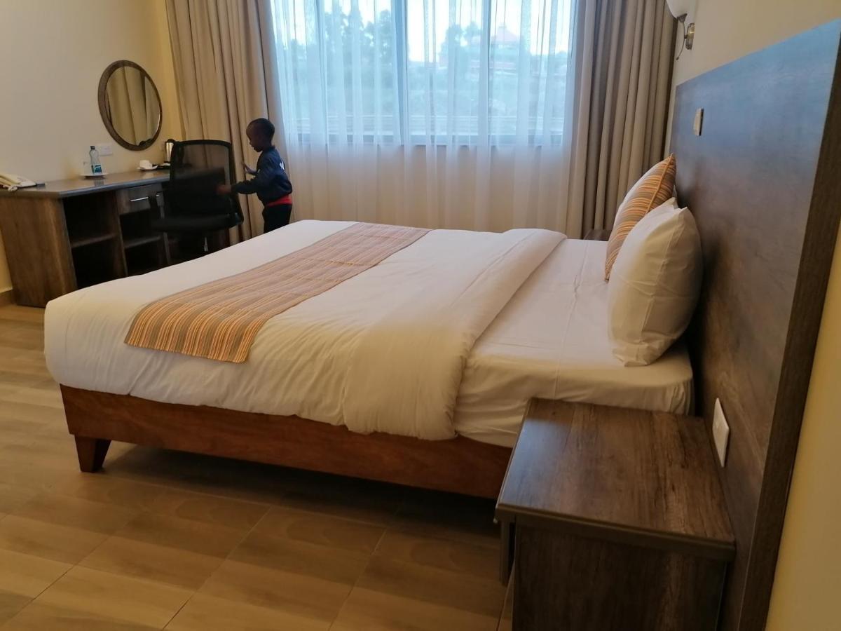 The Willis Hotel, Bomet Екстер'єр фото
