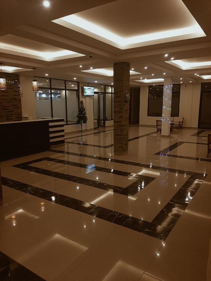 The Willis Hotel, Bomet Екстер'єр фото