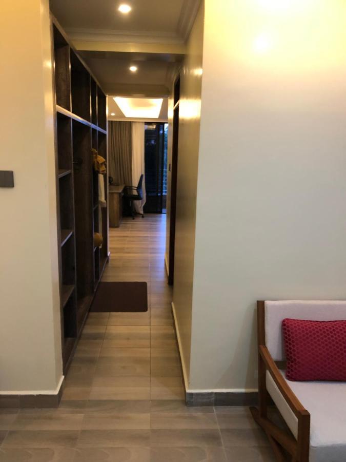 The Willis Hotel, Bomet Екстер'єр фото