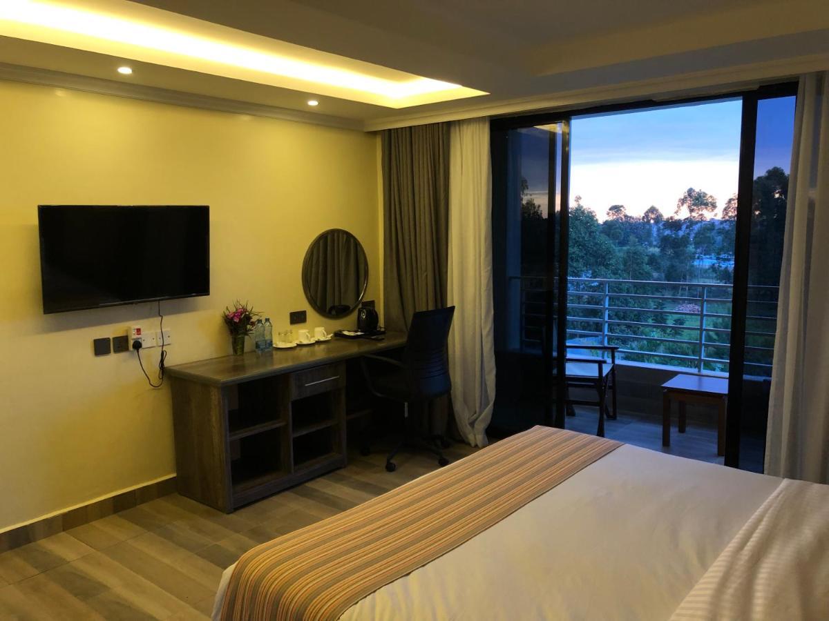 The Willis Hotel, Bomet Екстер'єр фото