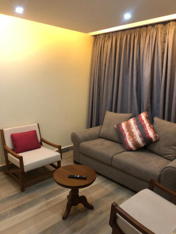 The Willis Hotel, Bomet Екстер'єр фото